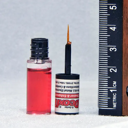 caig-deoxit-d100l-16bx-d-series-kontaktspray-100-liquid-1-6-ml-micro-brush image 1